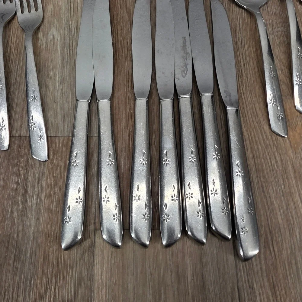Vintage International Stainless Polaris 33 pc Flatware Set Starburst MCM Floral